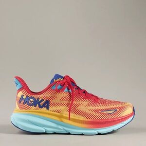 HOKA Clifton 9 women’s size 8.5 Like new! Color Cerise